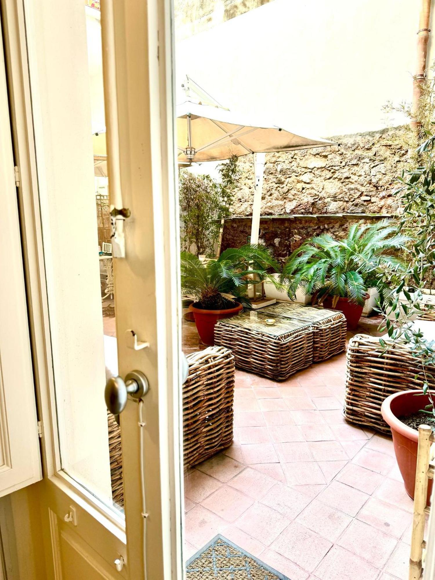 Cortile Nobile Luxury Suites Катания Екстериор снимка