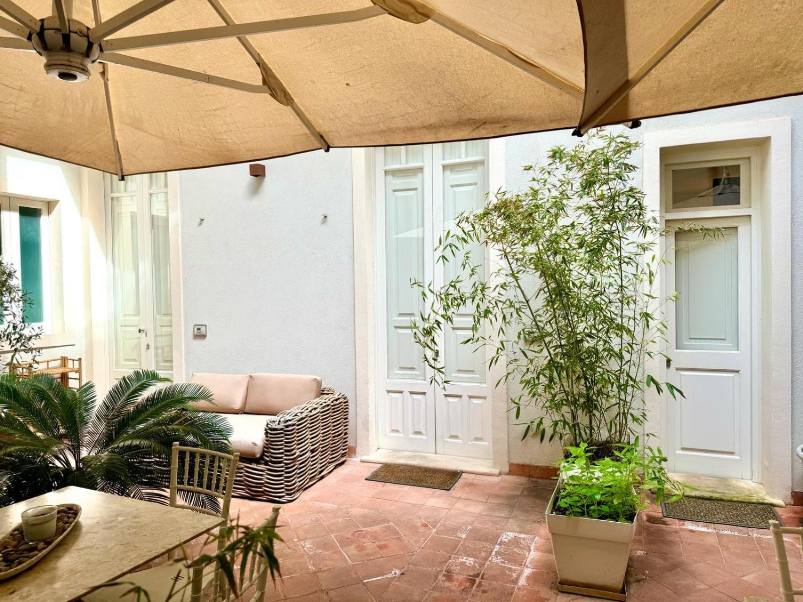 Cortile Nobile Luxury Suites Катания Екстериор снимка